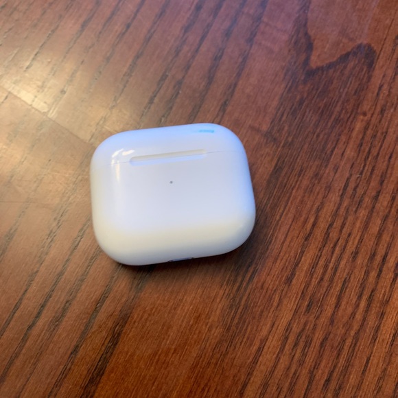 Airpods 3rd generation - Picture 3 of 3